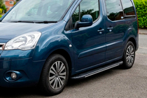 Peugeot Partner Tepee 2008–2018 Bočné nášľapy Bosphorus Grey (2 ks, hliník) fotografia 1