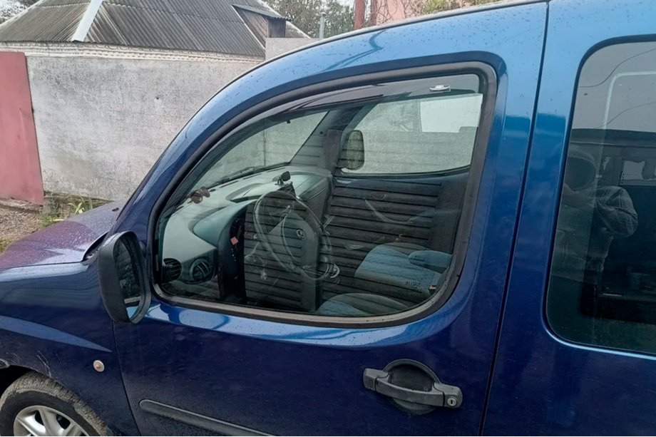 Fiat Doblo I 2005–2010 Vkladané okenné deflektory (2 ks, HIC) Image