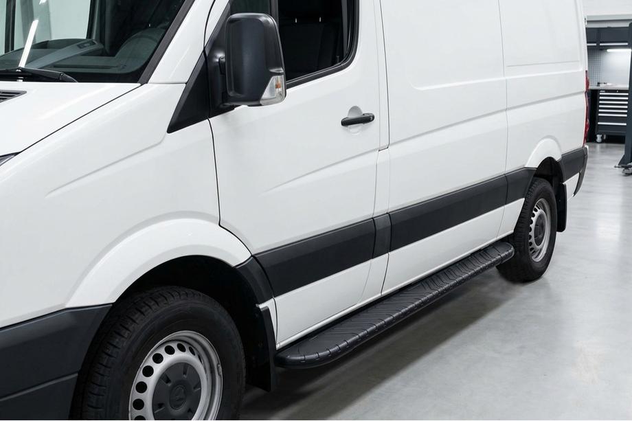 Volkswagen Crafter 2016– Bočné nášľapy Bosphorus Black (2 ks, hliník) Stredný rázvor Image
