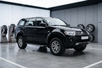 Mitsubishi Pajero Sport 2008–2015 Bočné nášľapy Bosphorus Grey (2 ks, hliník) fotografia 1