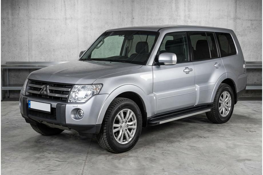 Mitsubishi Pajero Wagon IV 2006–2021 Bočné prahy Maya V1 (2 ks, hliník) Image