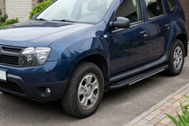 Dacia Duster 2008–2018 Bočné nášľapy Bosphorus Grey (2 ks, hliník) fotografia 1