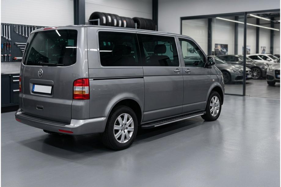 Volkswagen T5 Caravelle 2004–2010 Bočné nášľapy Bosphorus Grey (2 ks, hliník) Krátky rázvor Image