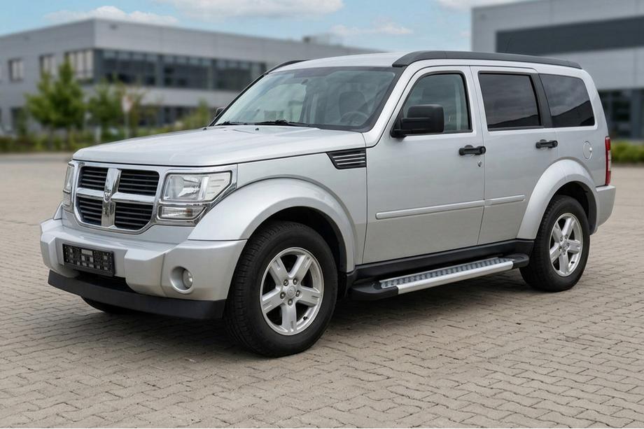 Dodge Nitro 2006–2011 Bočné nášľapy New Vision Grey (2 ks, hliník) Image
