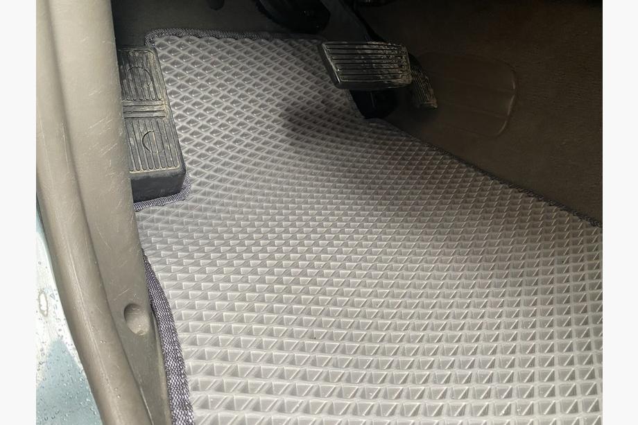 Nissan Patrol Y61 1997–2011 EVA autokoberce (sivé) Dlhý, 4 ks (predné a zadné rohože) Fotografia 7
