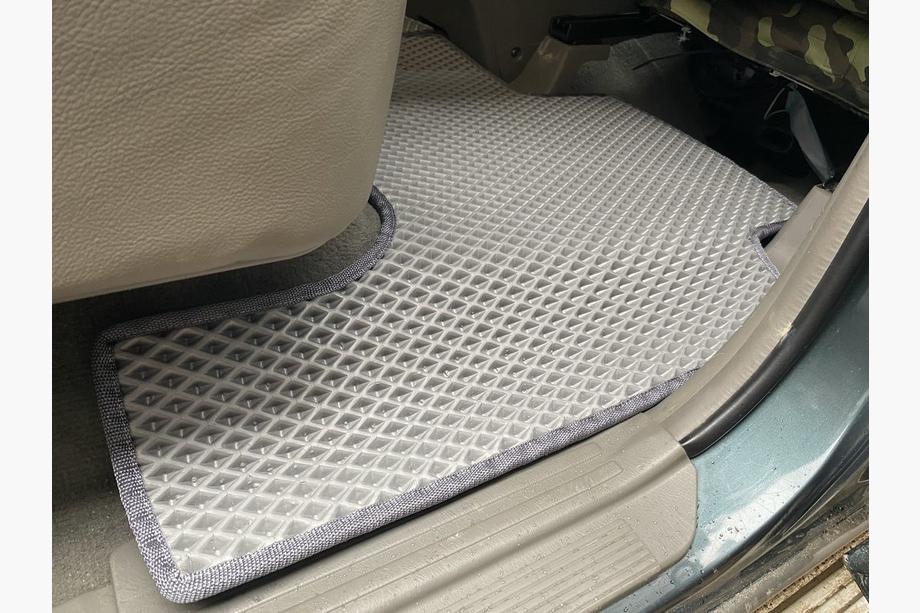 Nissan Patrol Y61 1997–2011 EVA autokoberce (sivé) Dlhý, 4 ks (predné a zadné rohože) Fotografia 11