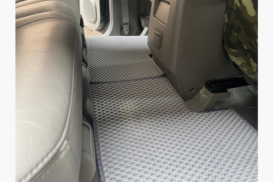 Nissan Patrol Y61 1997–2011 EVA autokoberce (sivé) Dlhý, 4 ks (predné a zadné rohože) Fotografia 12