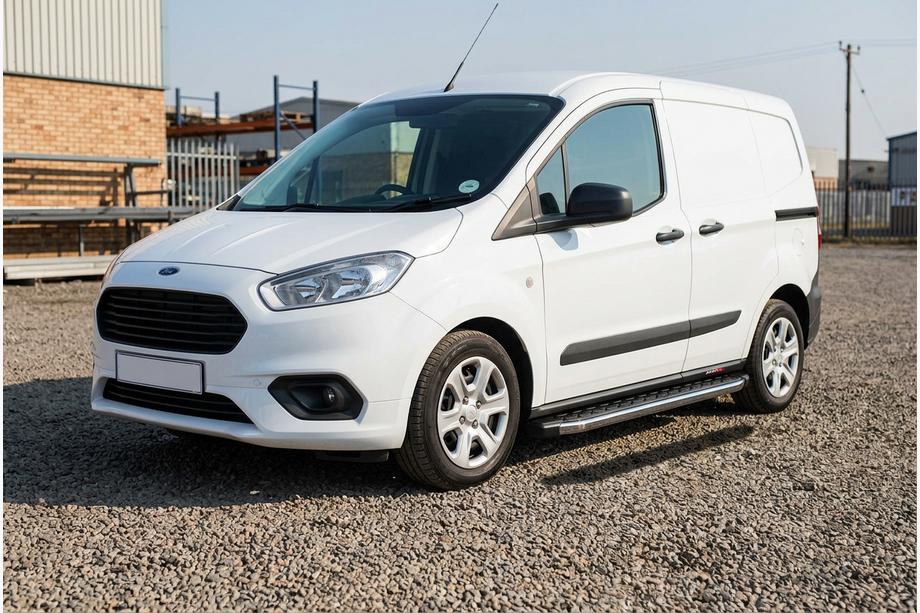 Ford Courier 2014–2023 Bočné nášľapy BlackLine (2 ks, hliník) Image