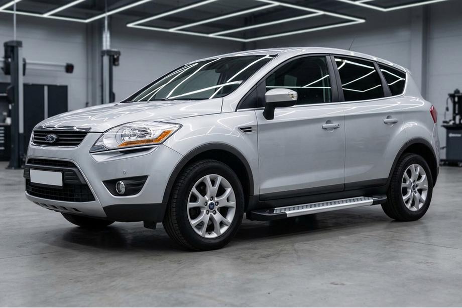 Ford Kuga 2008–2013 Bočné nášľapy New Vision Grey (2 ks, hliník) Fotografia 1