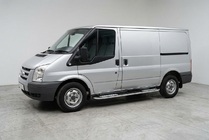 Ford Transit 2000–2014 Bočné nášľapy Tayga V2 (2 ks, hliník) fotografia 1