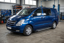 Hyundai H300, H1, Starex 2008–2020 Bočné nášľapy RedLine V1 (2 ks, hliník) fotografia 1