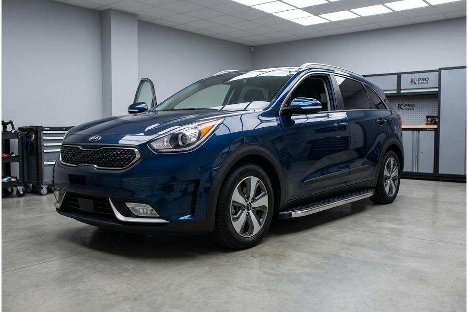Kia Niro 2016–2021 Bočné nášľapy BlackLine (2 ks, hliník) Fotografia 1