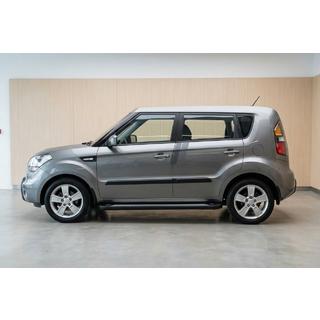 Bočné prahy New Vision Black (2 ks, hliník) Kia Soul I 2008–2013 fotografia 1