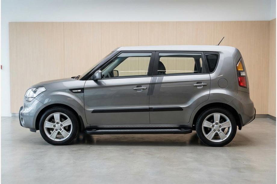 Kia Soul I 2008–2013 Bočné prahy New Vision Black (2 ks, hliník) Fotografia 1