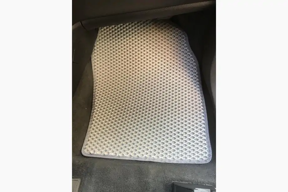 Ford Kuga/Escape 2013–2019 EVA autokoberce (sivé) Fotografia 3