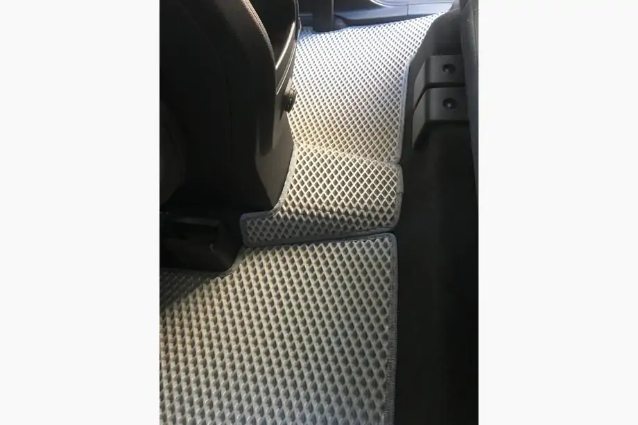 Ford Kuga/Escape 2013–2019 EVA autokoberce (sivé) Fotografia 4