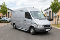Mercedes Sprinter W901/902/903/904/905 1995–2006 Bočné nášľapy New Vision Grey (2 ks, hliník) fotografia 1