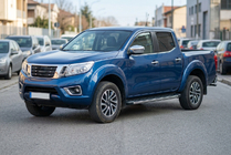 Nissan Navara/NP300 2016– BlackLine bočné nášľapy (2 ks, hliník) fotografia 1