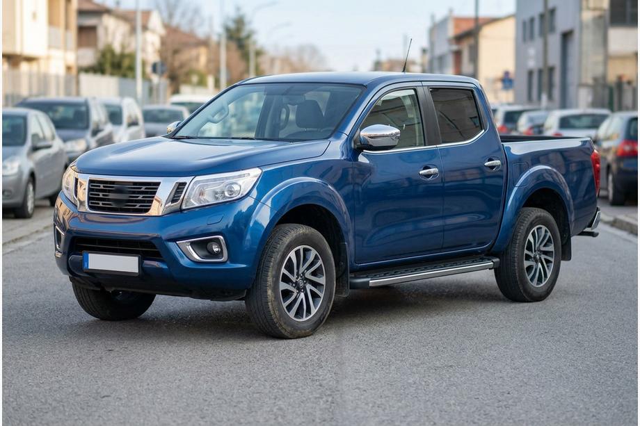 Nissan Navara/NP300 2016– BlackLine bočné nášľapy (2 ks, hliník) Image