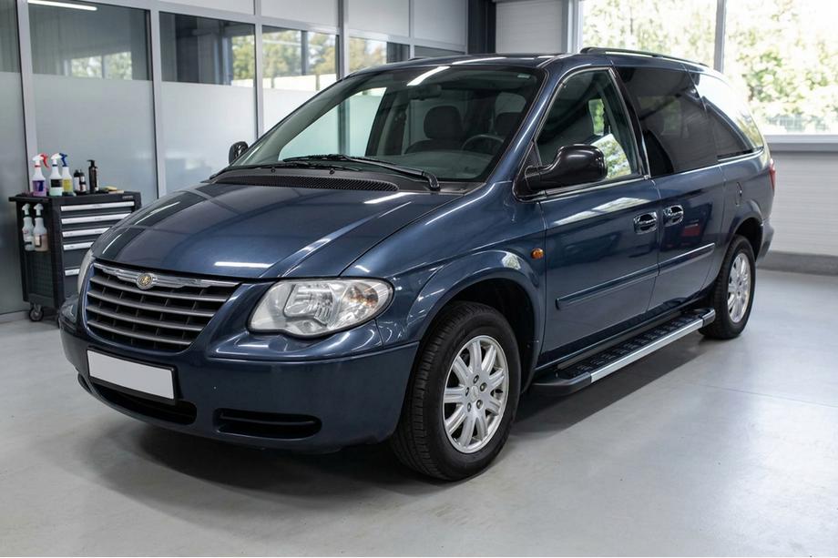 Chrysler Voyager 2001–2007 Bočné nášľapy RedLine V1 (2 ks, hliník) Image
