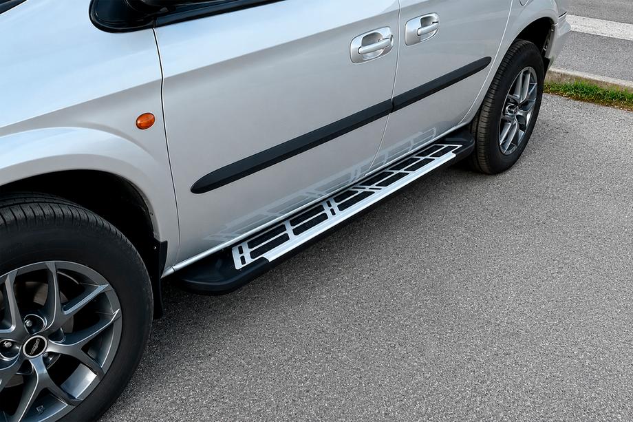 Chrysler Voyager 2001–2007 Bočné prahy Sunrise (2 ks, hliník) Image