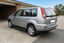 Nissan X-trail T30 2002–2007 Bočné nášľapy Allmond Black (2 ks, hliník) fotografia 1