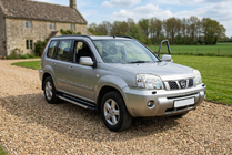 Nissan X-trail T30 2002–2007 Bočné nášľapy RedLine V1 (2 ks, hliník) fotografia 1