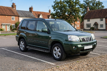 Nissan X-trail T30 2002–2007 Bočné prahy RedLine Black (2 ks, hliník) fotografia 1
