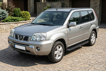 Nissan X-trail T30 2002–2007 Bočné nášľapy Tayga Black (2 ks, hliník) fotografia 1