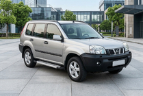 Nissan X-trail T30 2002–2007 Bočné nášľapy New Vision Grey (2 ks, hliník) fotografia 1