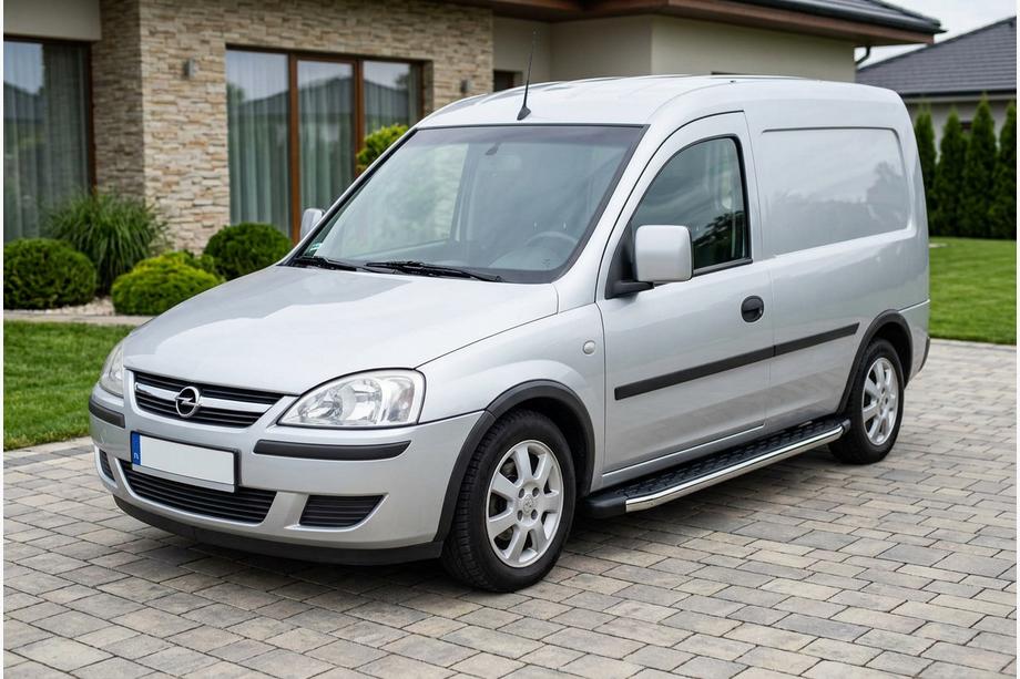 Opel Combo 2002–2012 BlackLine bočné nášľapy (2 ks, hliník) Image