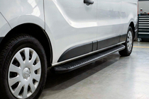 Opel Vivaro 2001–2015 Bočné prahy Tayga Black (2 ks, hliník) fotografia 1