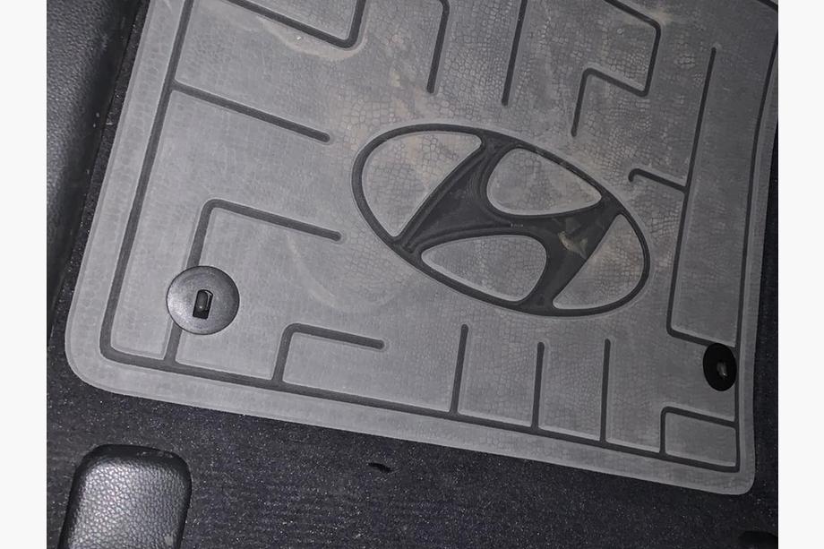 Hyundai Upevňovací klip autokobercov Hyundai Fotografia 15