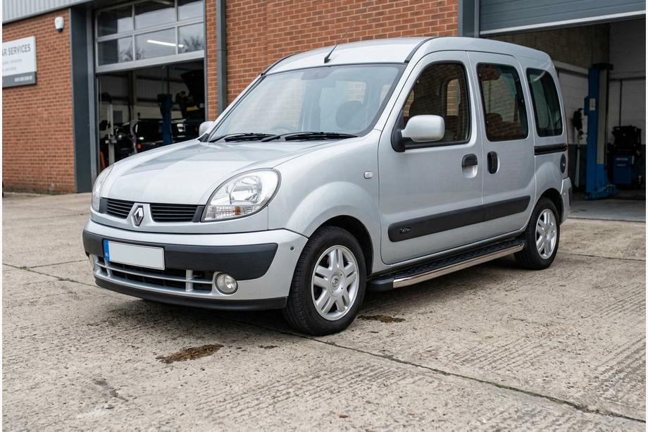 Renault Kangoo 1998–2008 Bočné nášľapy BlackLine (2 ks, hliník) Image