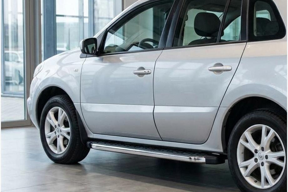 Renault Koleos 2008–2016 Bočné nášľapy BlackLine (2 ks, hliník) Fotografia 1