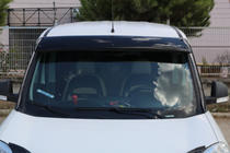 Fiat Doblo II 2010–2022 Slnečná clona na čelné sklo (čierny lesk, 5 mm) fotografia 4