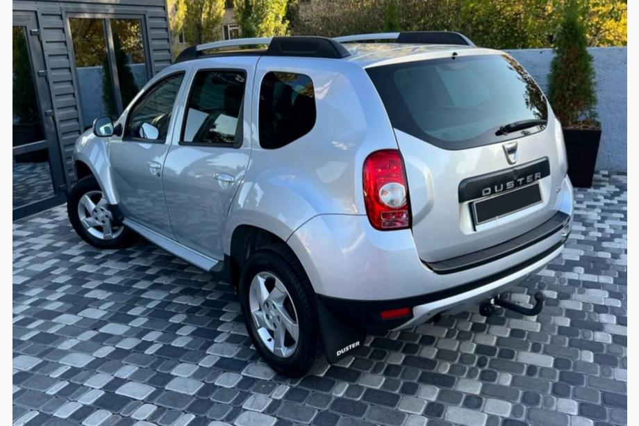 Dacia Duster 2008–2018 Lišta na zadný nárazník EuroCap (ABS) Fotografia 1