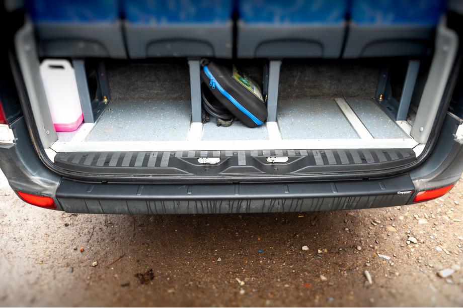 Volkswagen Crafter 2006–2016 Lišta na zadný nárazník EuroCap (ABS) Image