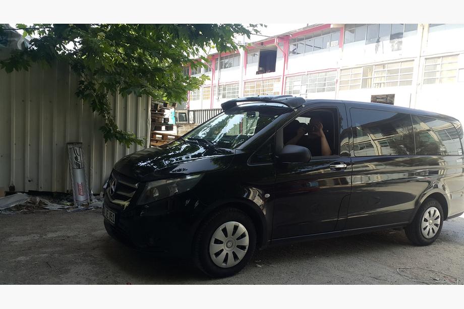 Mercedes Vito/V-trieda W447 2014– Slnečná clona na čelné sklo (čierny lesk, 5 mm) Fotografia 3