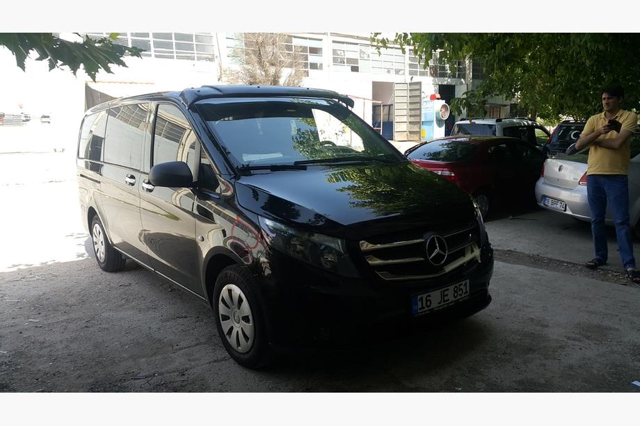 Mercedes Vito/V-trieda W447 2014– Slnečná clona na čelné sklo (čierny lesk, 5 mm) Fotografia 5