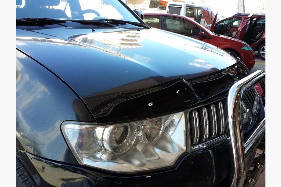 Mitsubishi L200 2006–2015 Deflektor kapoty (EuroCap) Fotografia 5