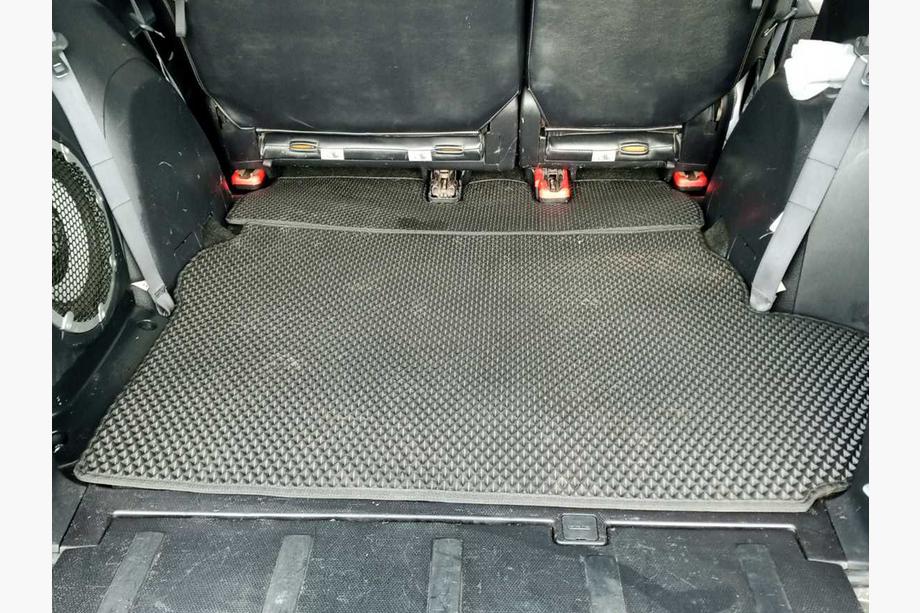 Mitsubishi Outlander 2006–2012 Vanička do kufra (EVA, čierna) pre 7-miestne vozidlo So subwooferom Fotografia 8