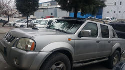 Nissan NP300 1999–2015 Slnečná clona na čelné sklo (čierny lesk, 5 mm) fotografia 9