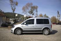 Volkswagen Caddy 2015–2020 Sada líšt a rozširovačov blatníkov 2 dvere, krátky rázvor fotografia 4