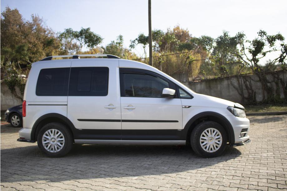 Volkswagen Caddy 2015–2020 Sada líšt a rozširovačov blatníkov 2 dvere, dlhy rázvor Fotografia 6
