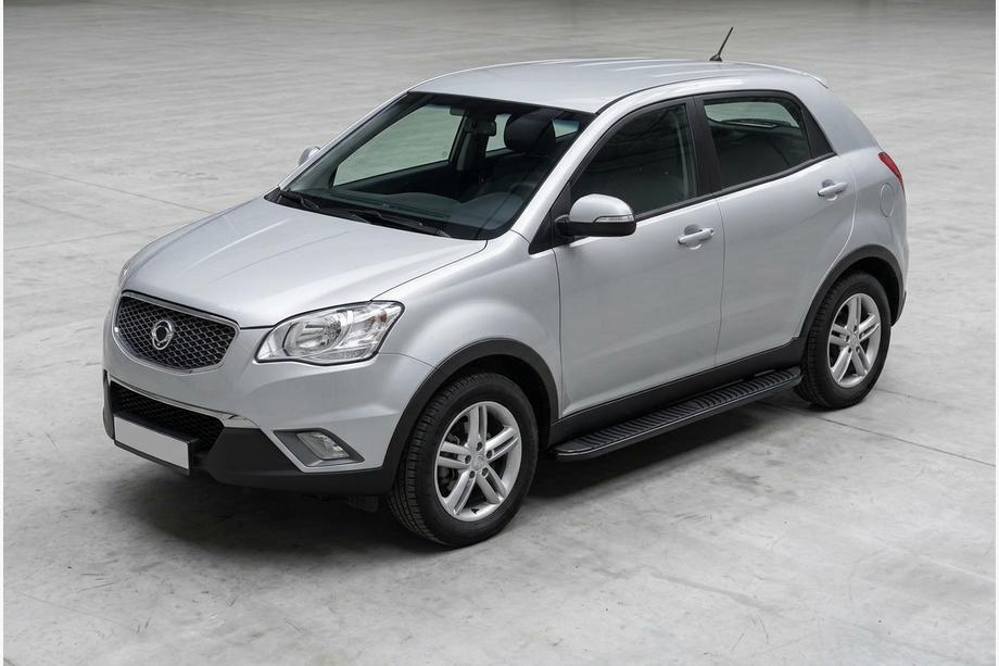 SsangYong Korando 2010–2019 Bočné prahy Tayga Black (2 ks, hliník) Image