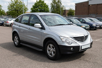 SsangYong Action 2005–2018 Bočné prahy Tayga Black (2 ks, hliník) fotografia 1