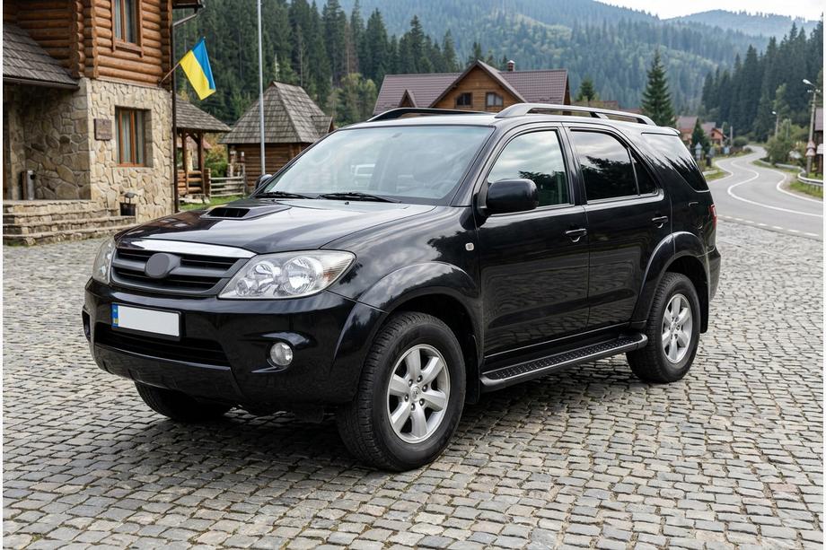 Toyota Fortuner 2006–2015 Bočné nášľapy Allmond Black (2 ks, hliník) Image