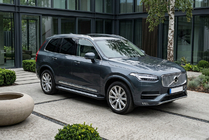 Volvo XC90 2015– Bočné nášľapy New Vision Black (2 ks, hliník) fotografia 1
