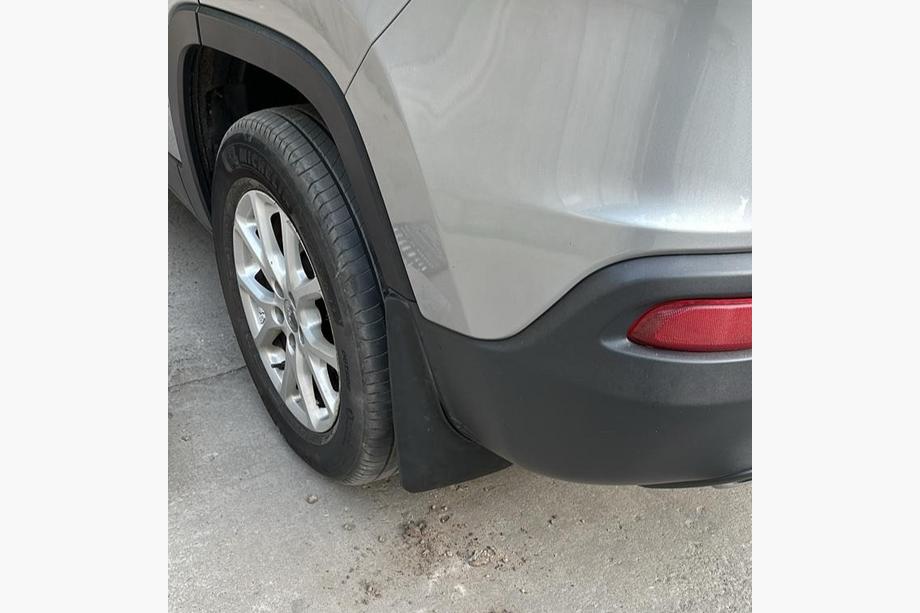 Jeep Cherokee KL 2013– Lapače nečistôt Premium (2013-2019, 4 ks) Image